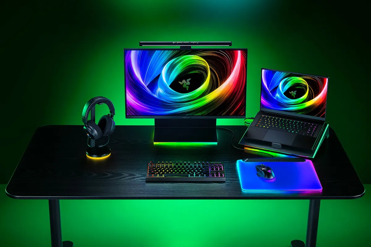 Tastatură mecanică Razer BlackWidow V4 TKL cu switch-uri HyperSpeed negre
