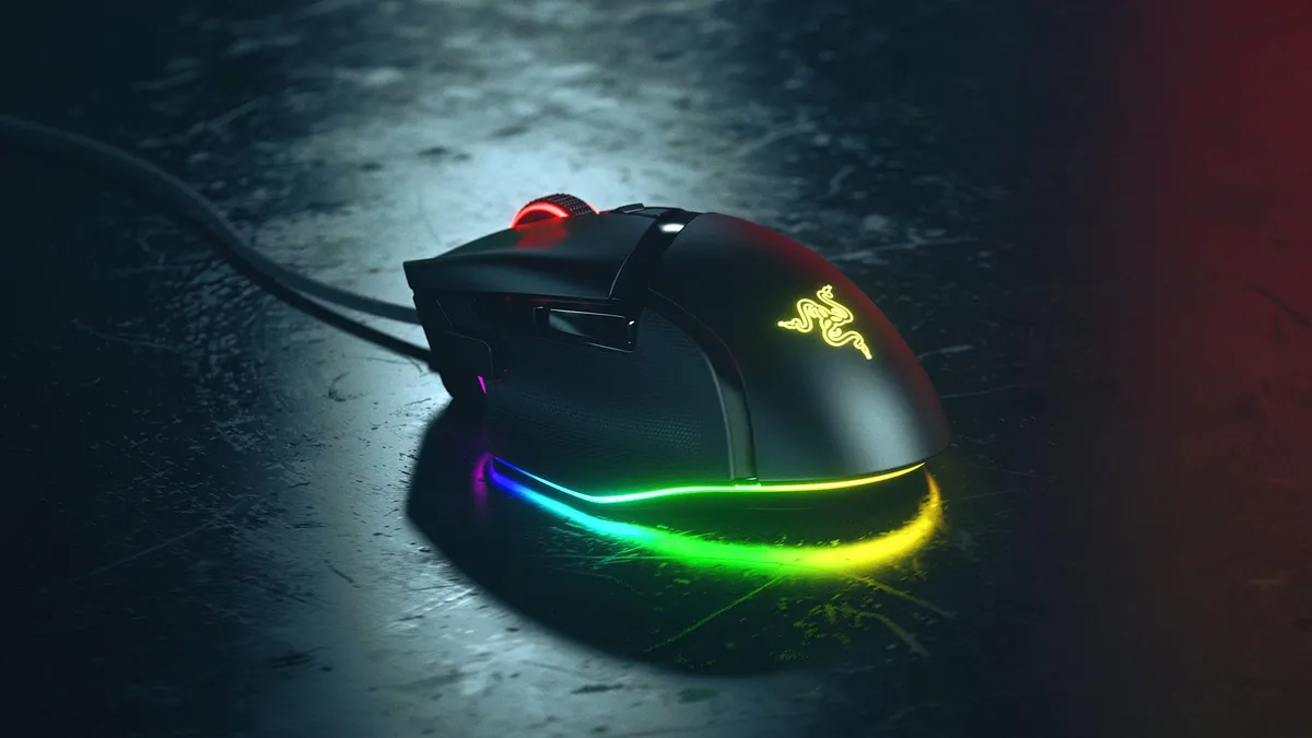 Mouse gaming Razer Basilisk V3 cu fir negru și iluminare RGB